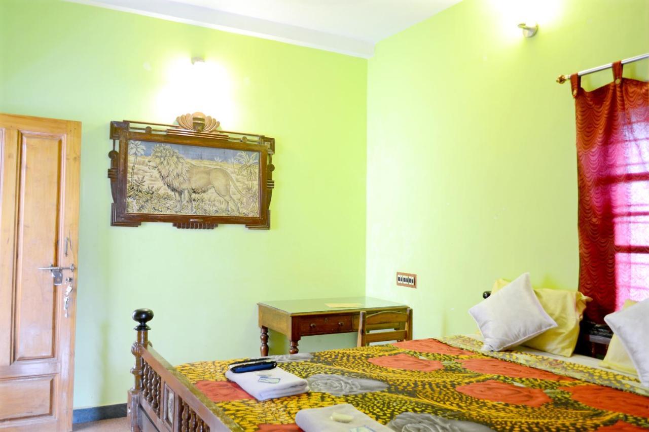 A La Villa Creole Puducherry Buitenkant foto