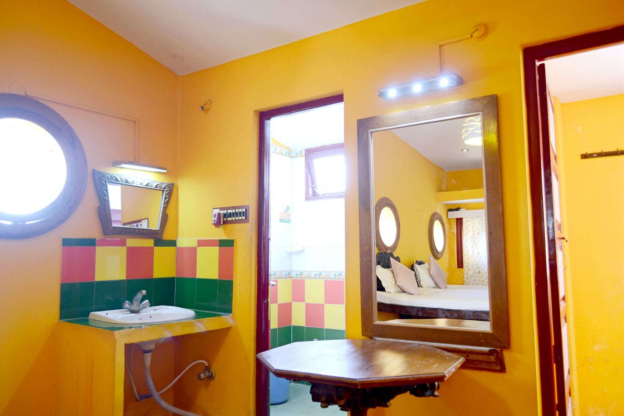A La Villa Creole Puducherry Buitenkant foto