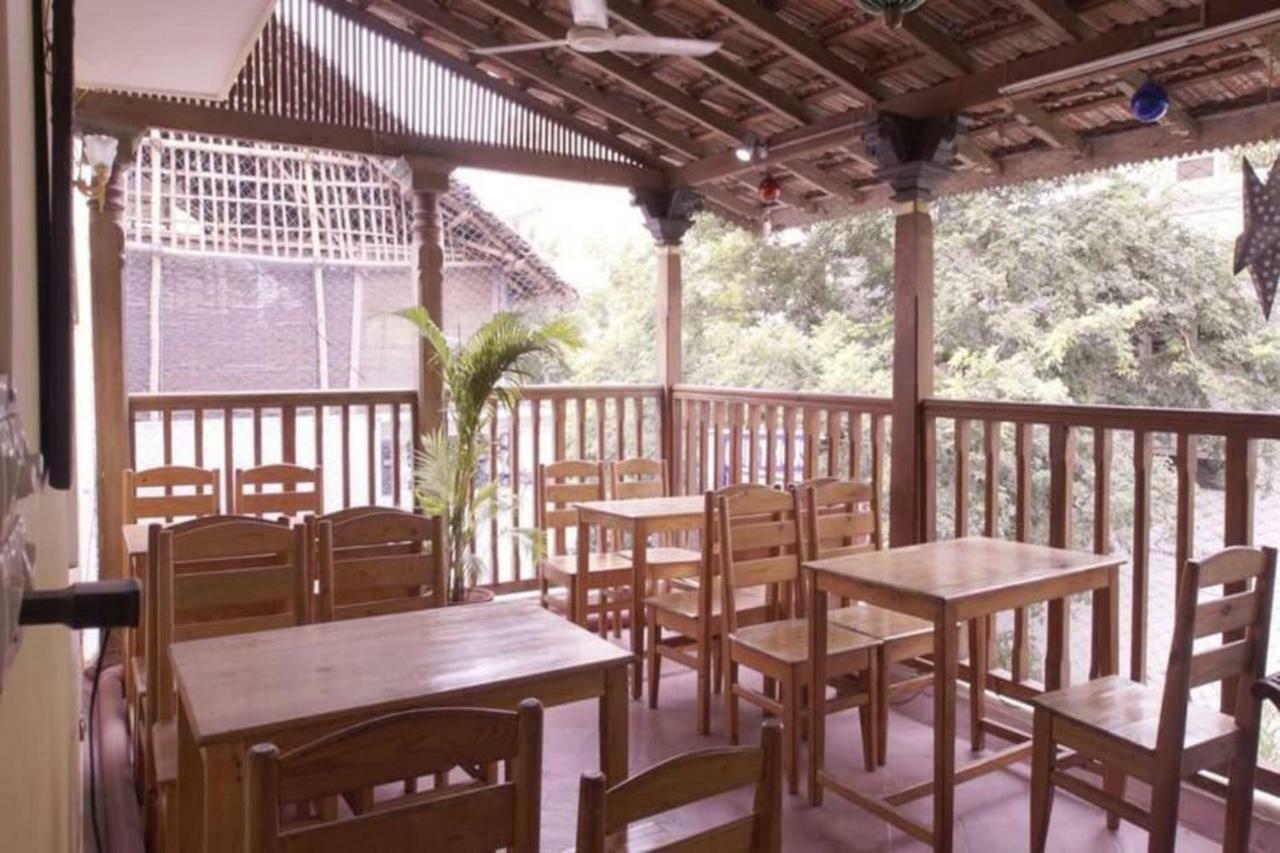 A La Villa Creole Puducherry Buitenkant foto